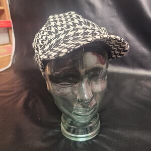 Unbranded black and white houndstooth hat